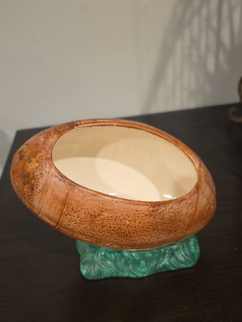 Vintage ceramic football planter - Picture 3 of 11